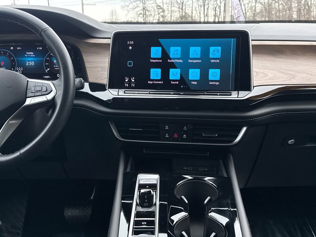 Used 2025 Volkswagen Atlas SE image 20