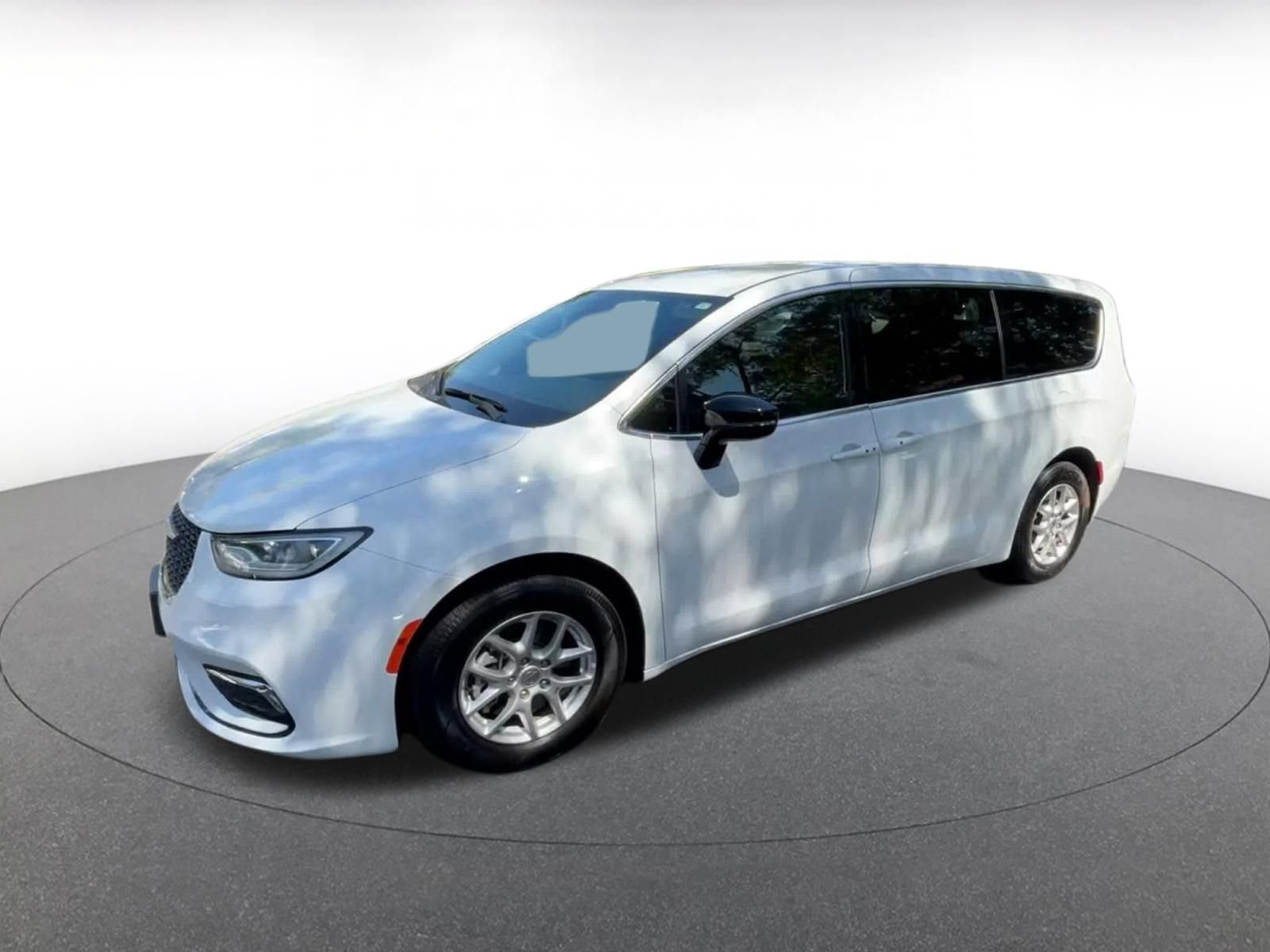 Used 2025 Chrysler Pacifica Select FWD image 8