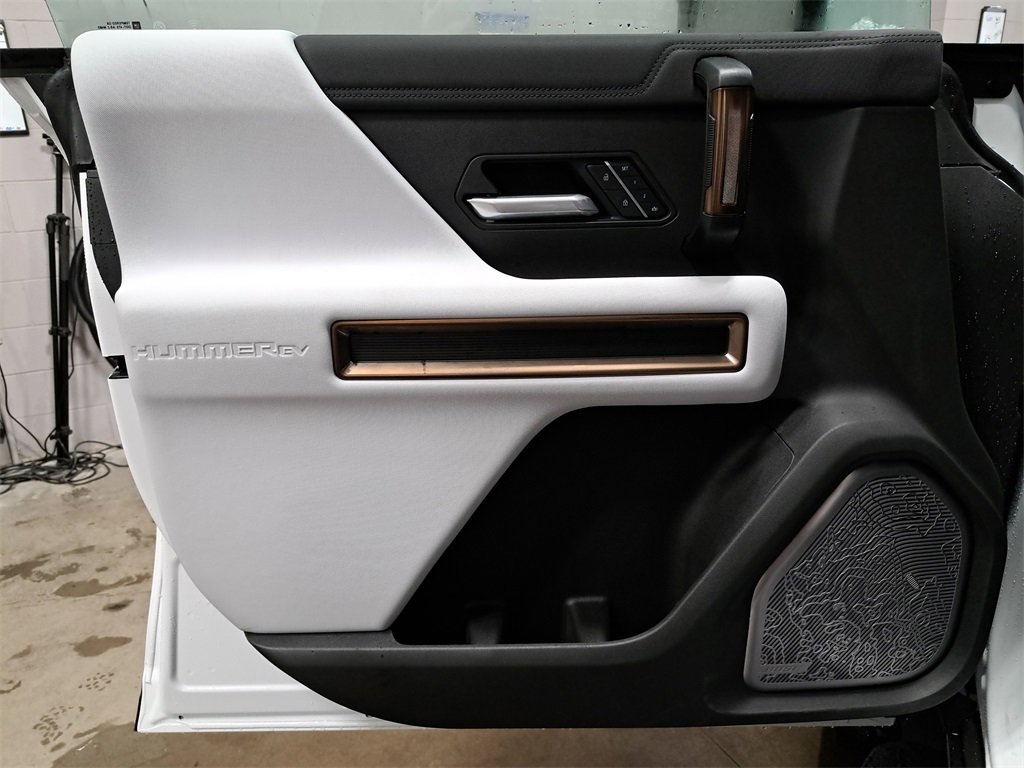 New 2025 GMC Hummer EV 2X image 18