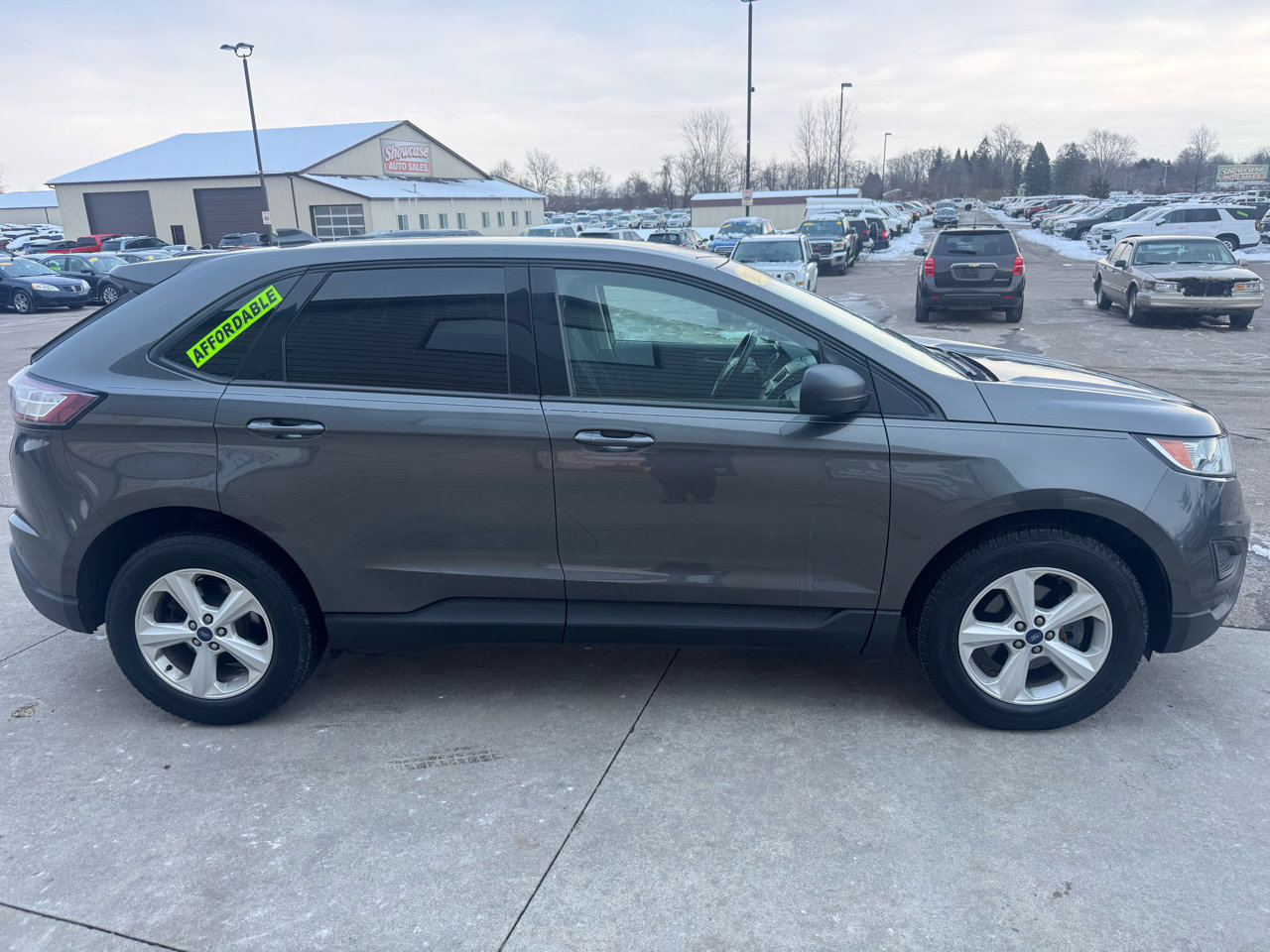 Used 2018 Ford Edge SE image 4