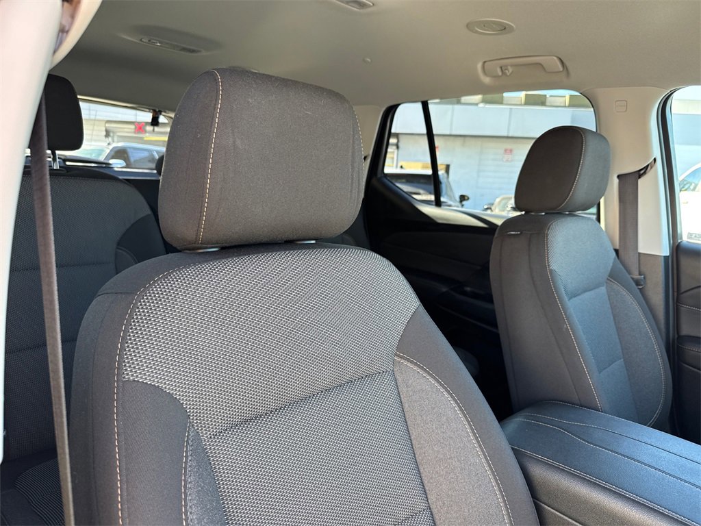 Used 2021 Chevrolet Traverse LT image 16