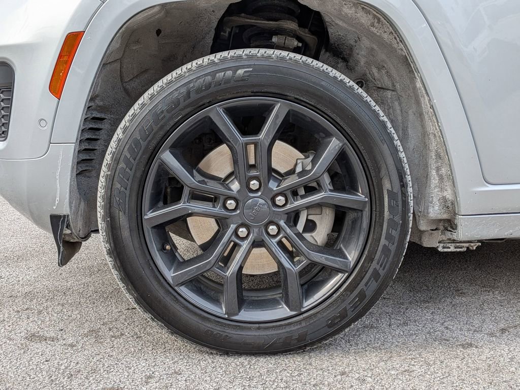 Used 2023 Jeep Grand Cherokee 30th Anniversary image 34