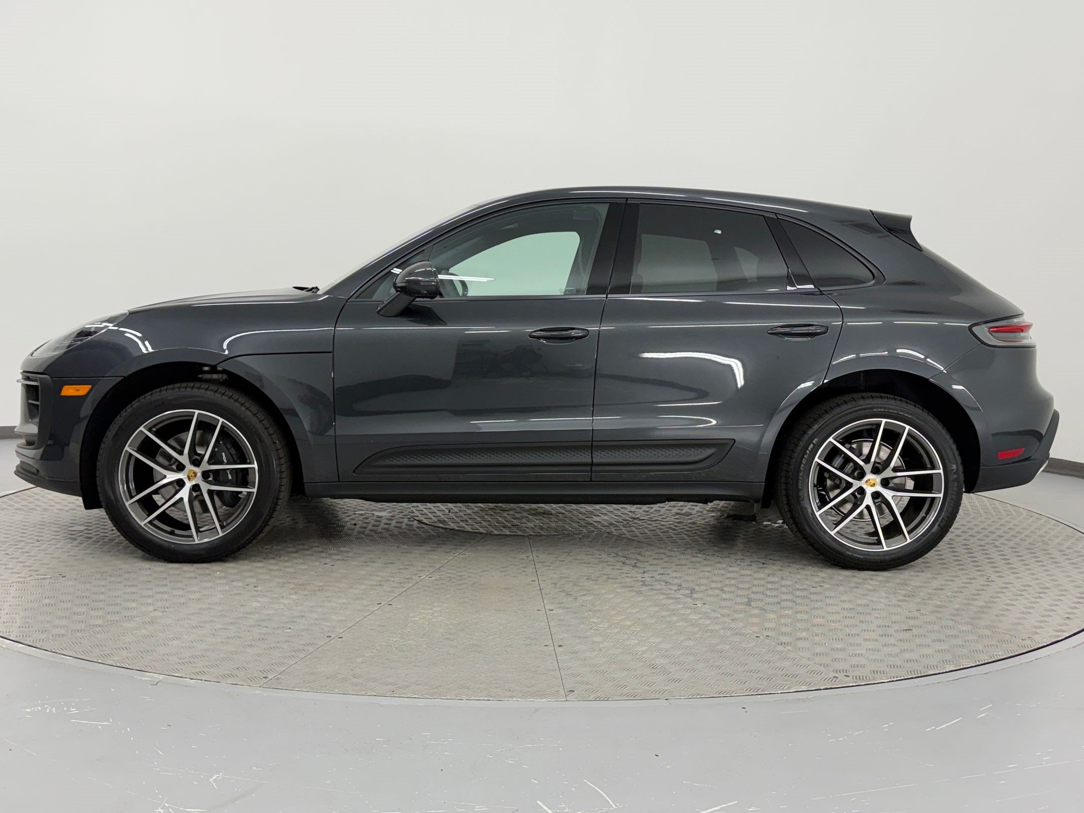 New 2026 Porsche Macan AWD/4WD image 2