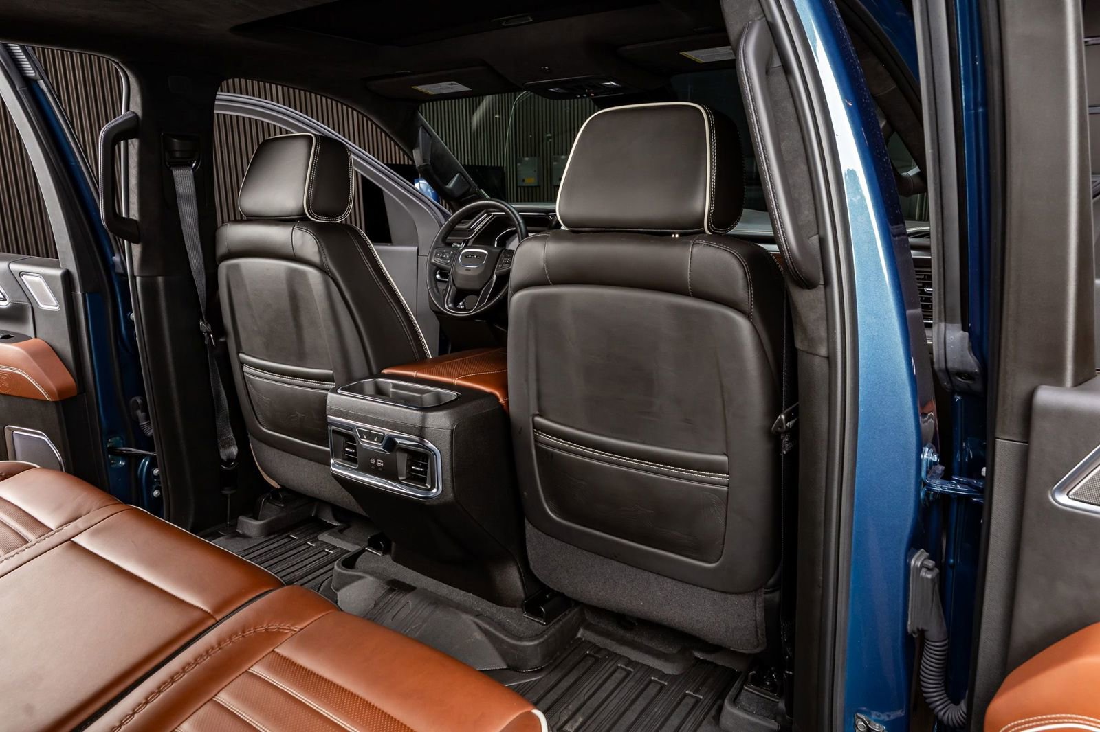 Used 2025 GMC Sierra 2500 Denali Ultimate w/ Max Trailering Package image 29