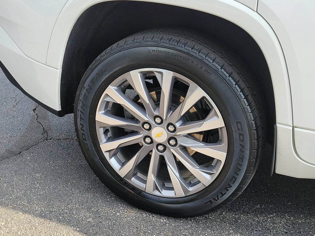 Used 2023 Chevrolet Traverse Premier FWD image 8