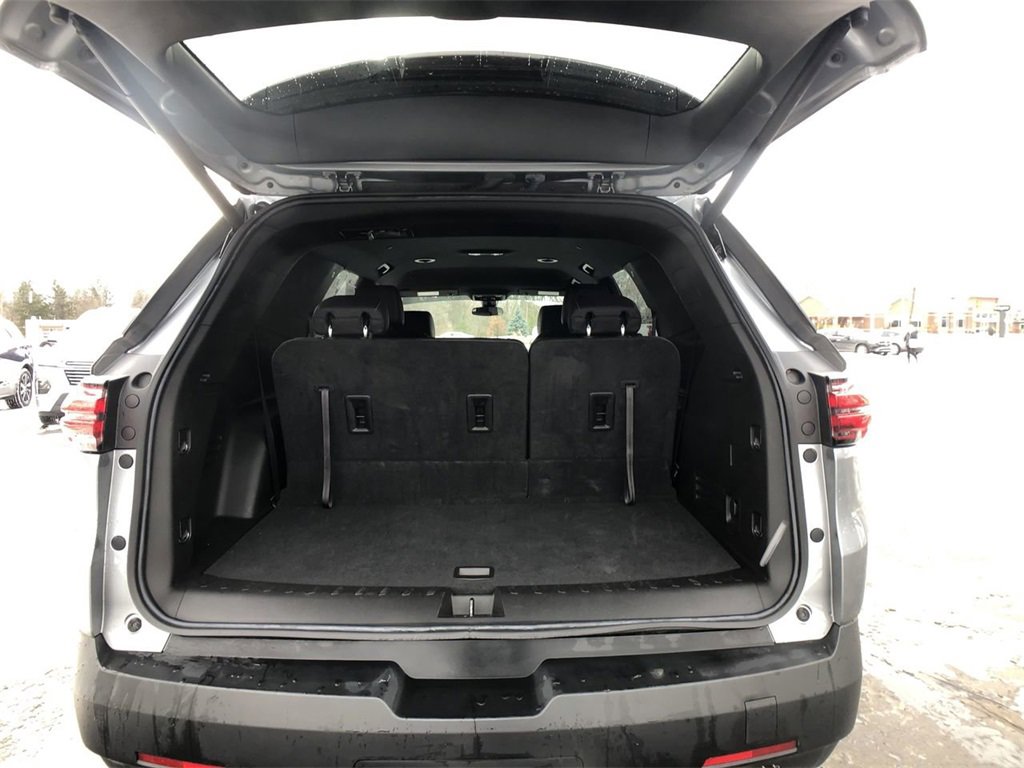 Used 2023 Chevrolet Traverse LT image 23