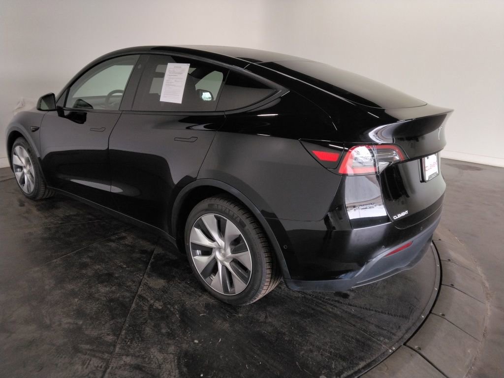 Used 2021 Tesla Model Y Long Range image 8