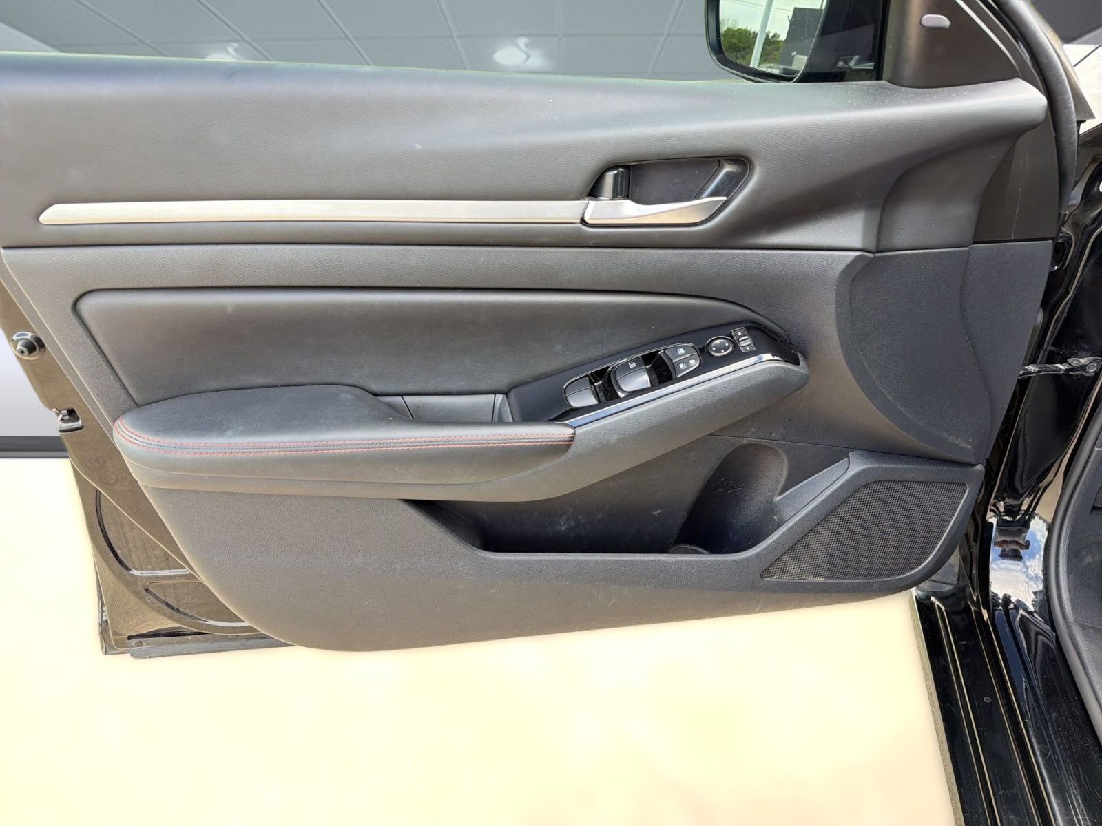 Used 2024 Nissan Altima 2.5 SR image 13