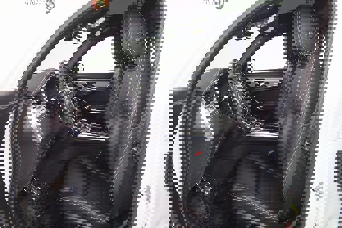 Used 2024 Jaguar XF R-Dynamic SE image 12