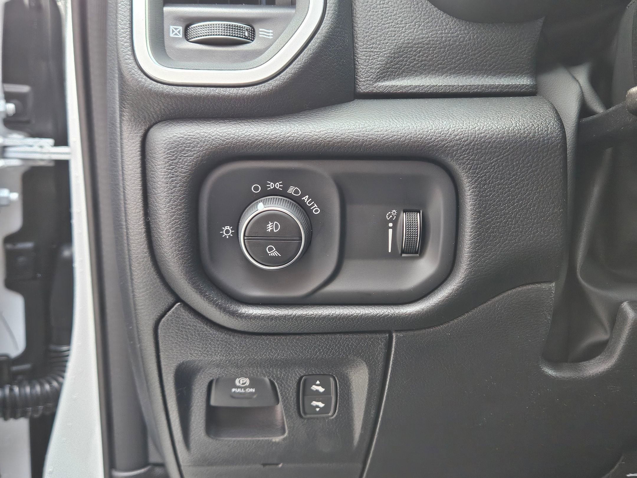 New 2026 RAM 1500 Big Horn AWD/4WD image 17