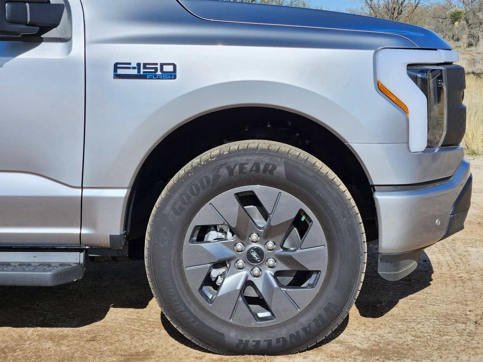 New 2025 Ford F150 Lightning Flash AWD/4WD image 10