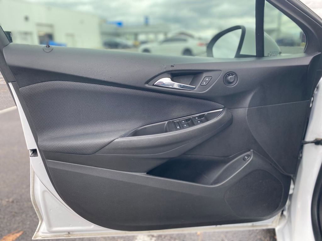 Used 2018 Chevrolet Cruze LT image 19