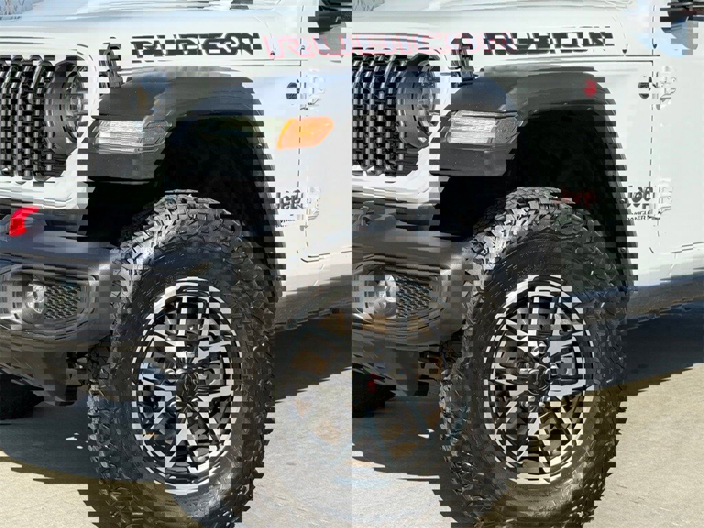 Used 2024 Jeep Wrangler Unlimited Rubicon image 2