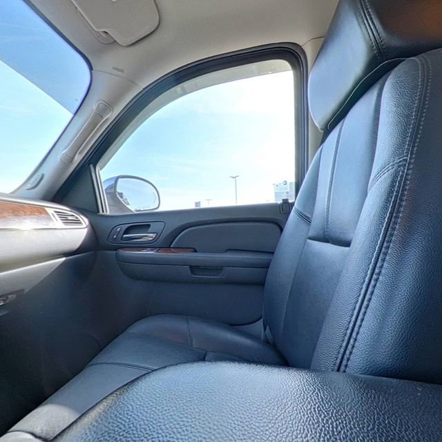 Used 2007 Chevrolet Tahoe LTZ w/ LTZ Preferred Equipment Group AWD/4WD image 28