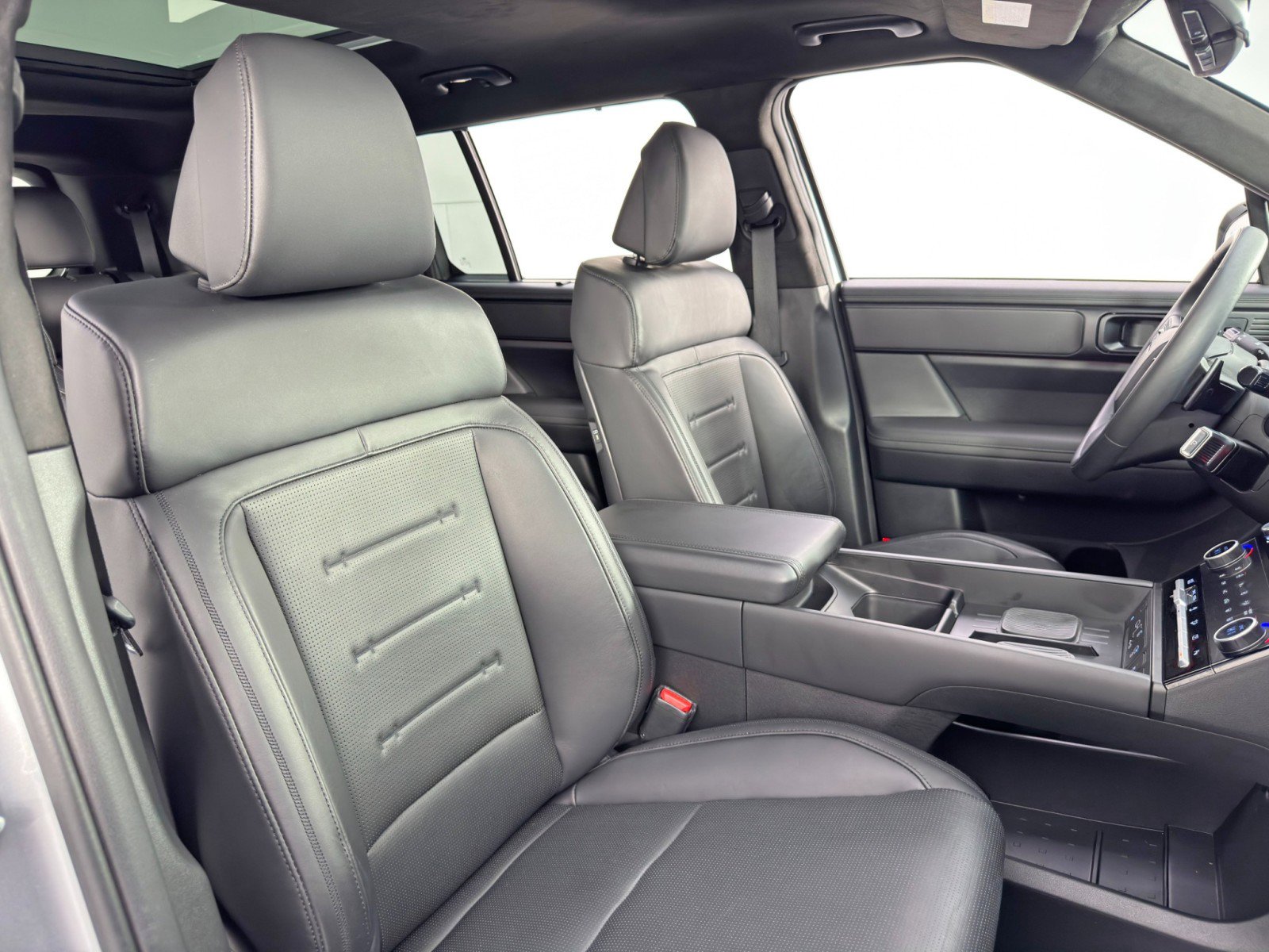 Used 2025 Hyundai Santa Fe Calligraphy image 39