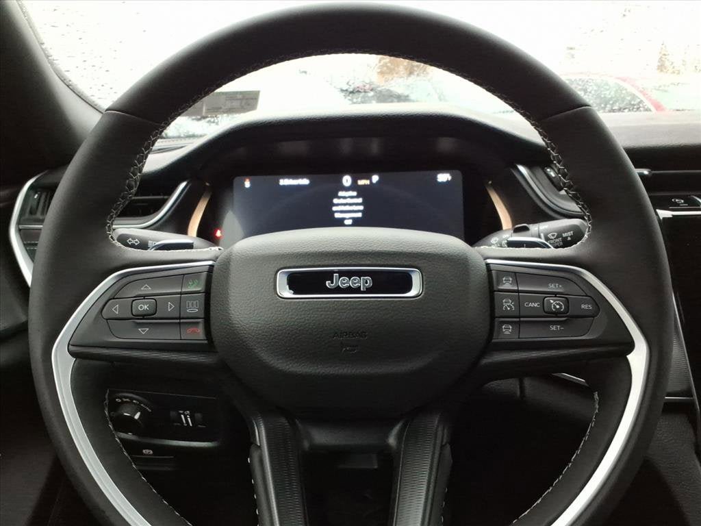 New 2025 Jeep Grand Cherokee Laredo X w/ Luxury Tech Group I image 15