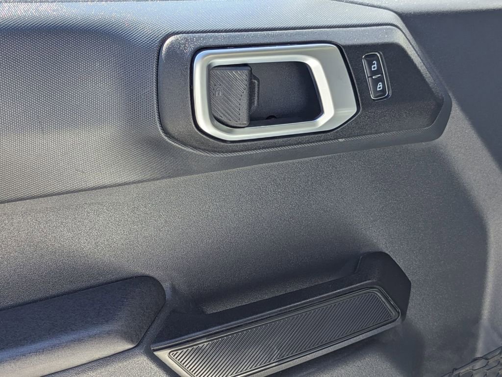 Used 2025 Ford Bronco Big Bend image 16