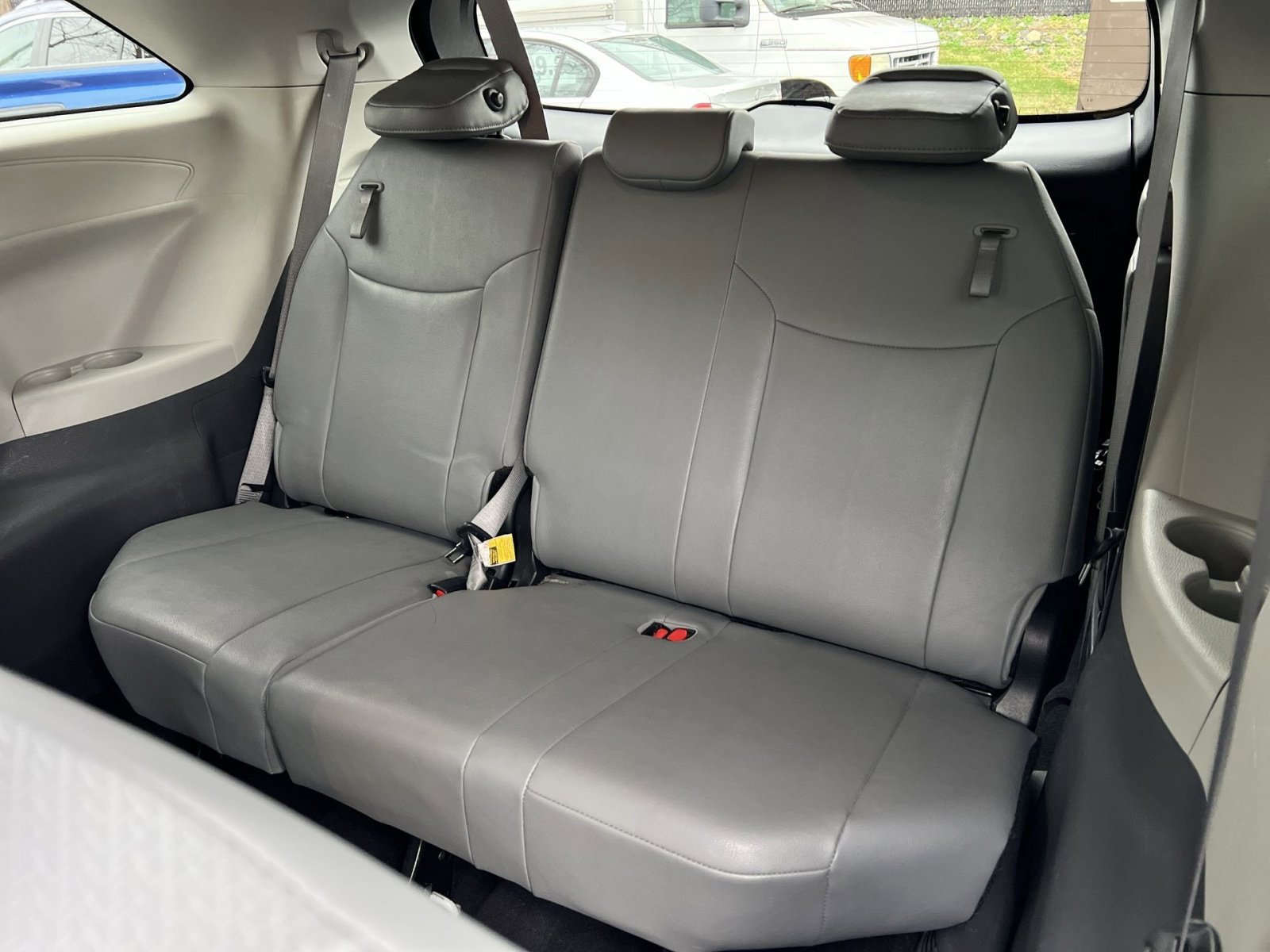 Used 2024 Toyota Sienna XLE image 25