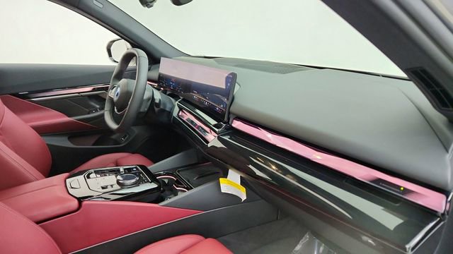 Used 2025 BMW i5 xDrive40 image 21