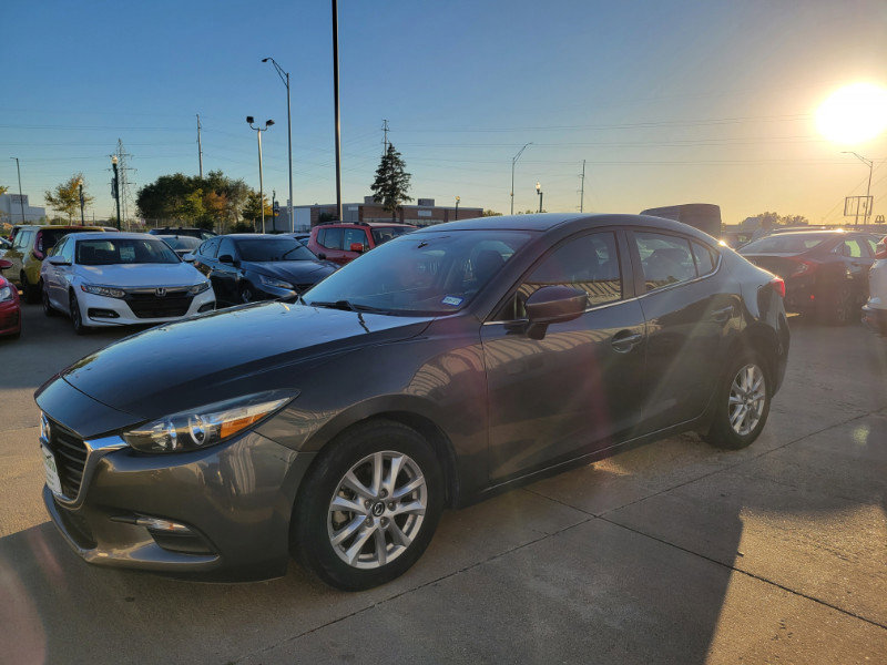 Used 2018 MAZDA MAZDA3 Sport w/ Preferred Equipment Package image 3