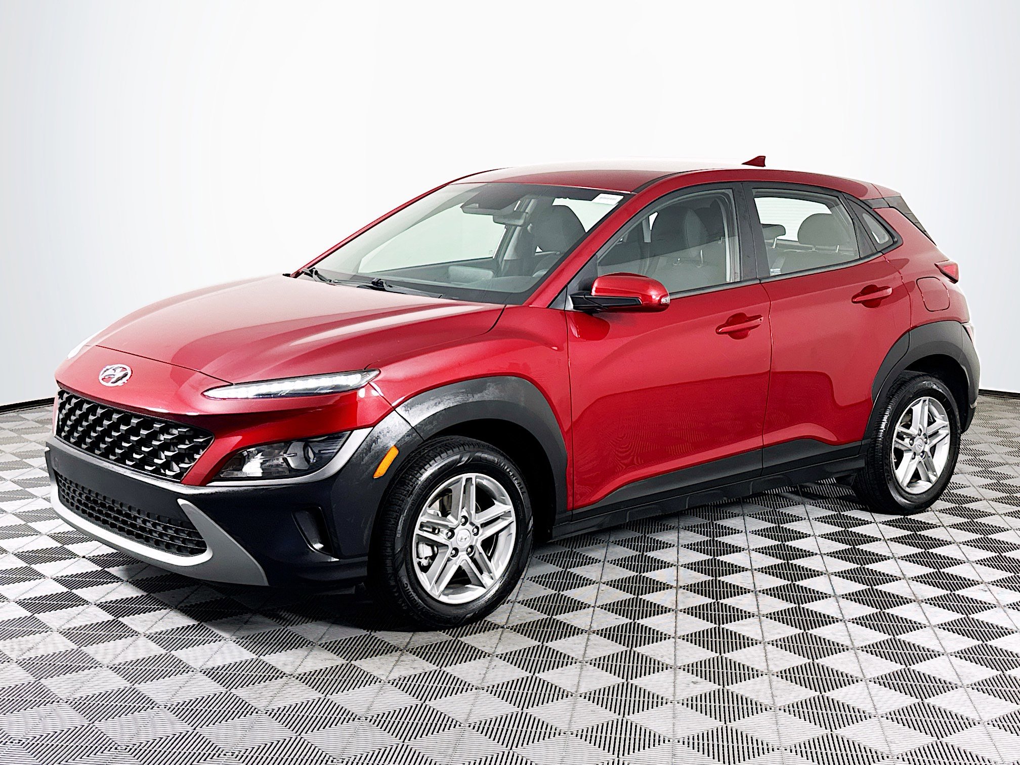 Used 2023 Hyundai Kona SE FWD image 4