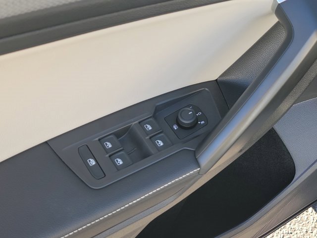 Certified 2022 Volkswagen Tiguan S image 18