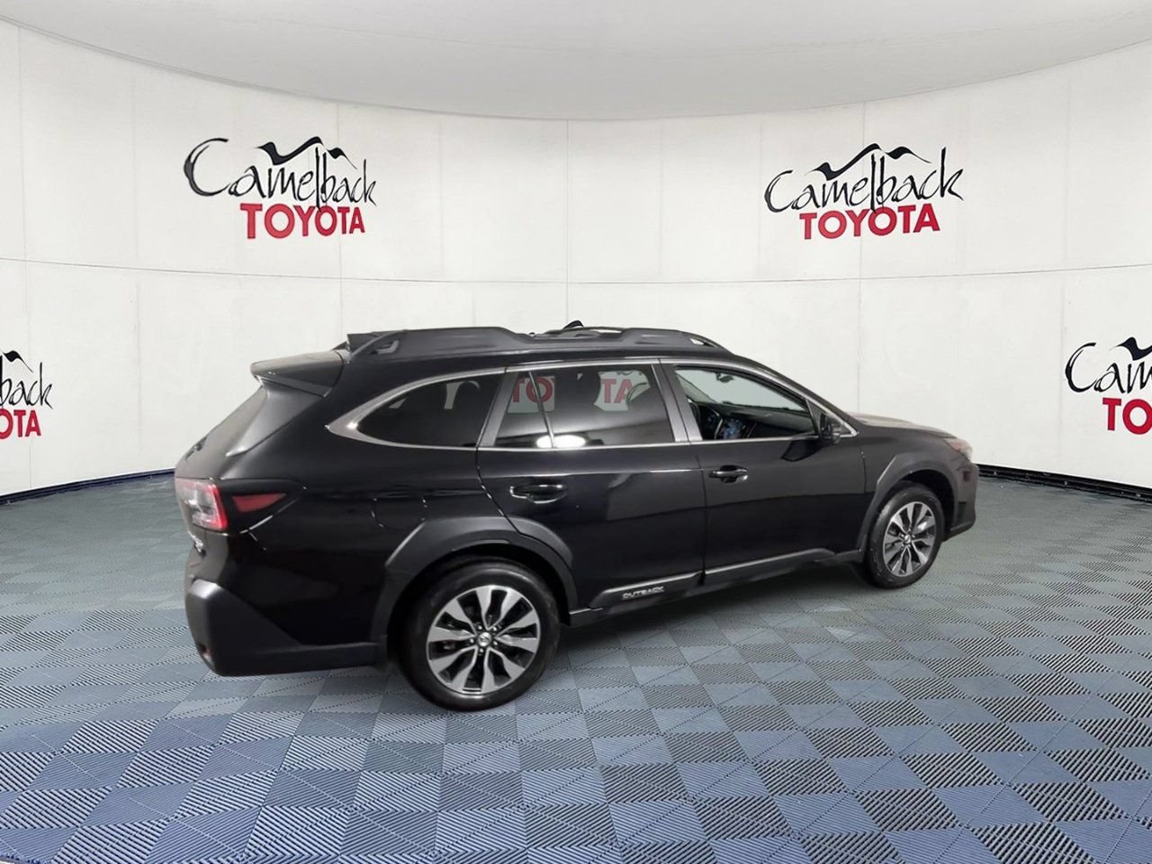 Used 2024 Subaru Outback Limited XT AWD/4WD image 3