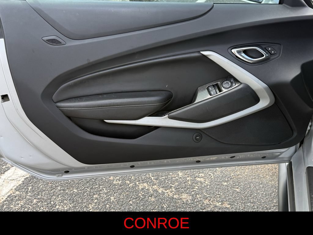 Used 2017 Chevrolet Camaro LT RWD image 11