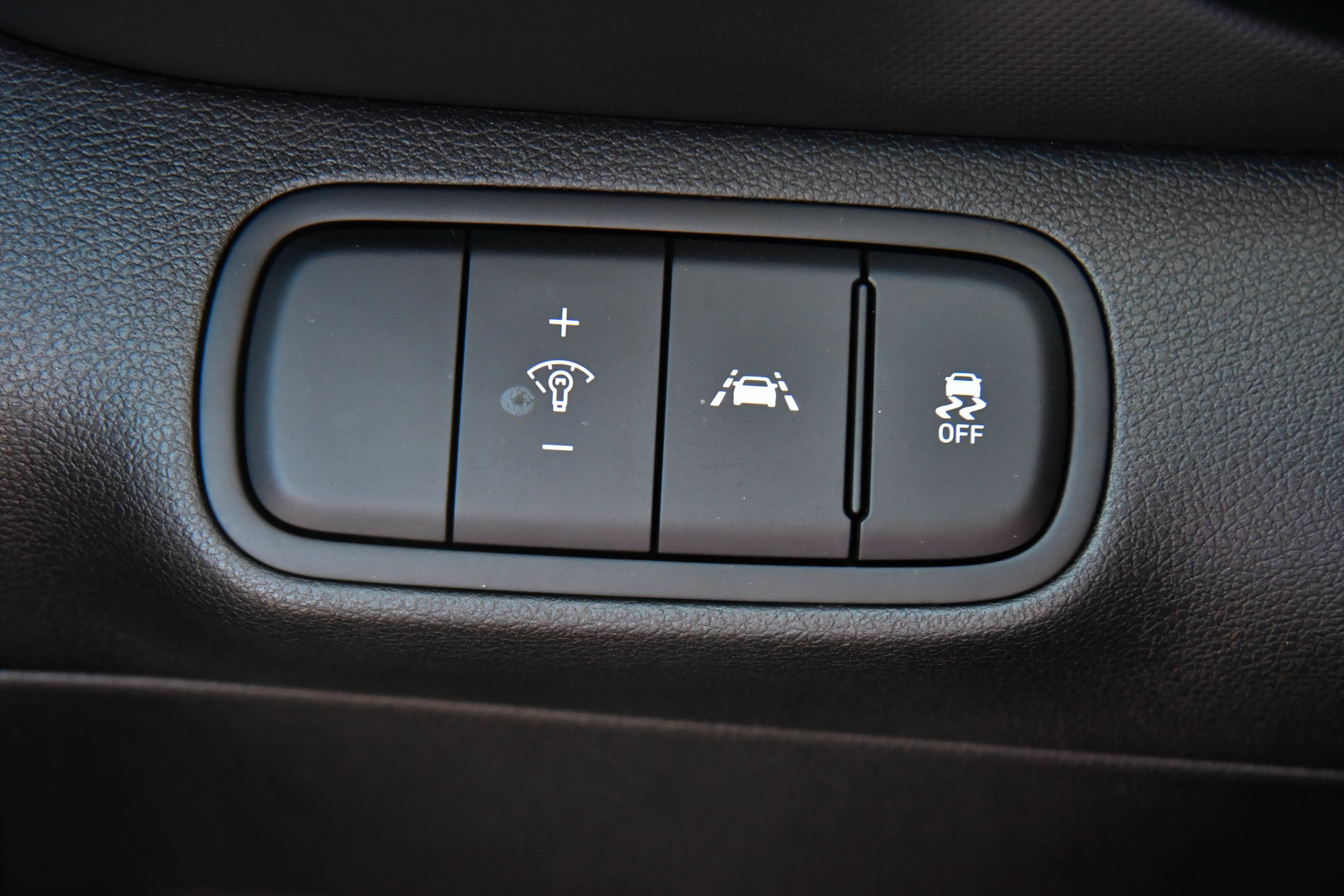 Used 2022 Hyundai Venue SE w/ Cargo Package FWD image 28