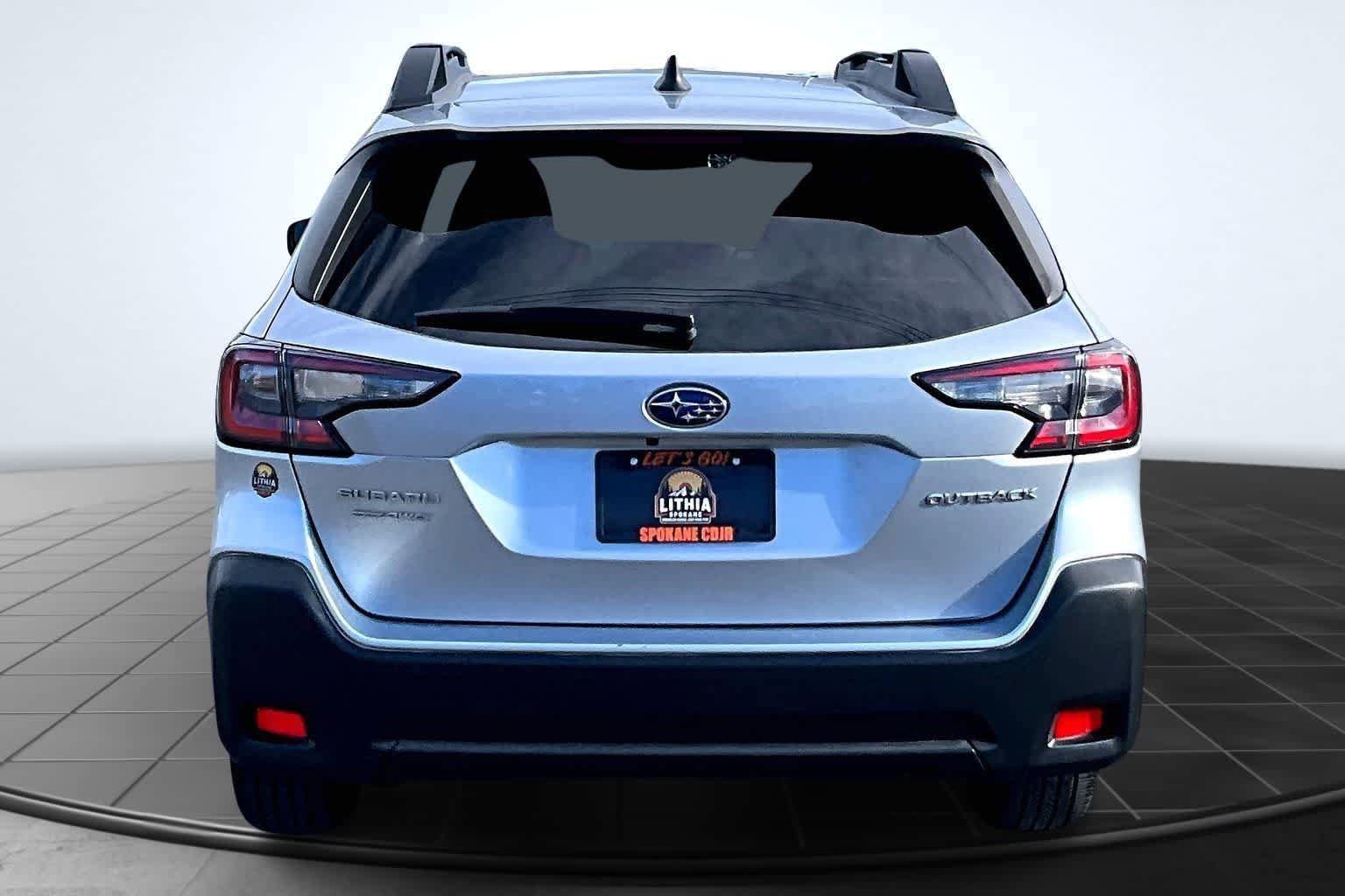 Used 2023 Subaru Outback Premium image 5