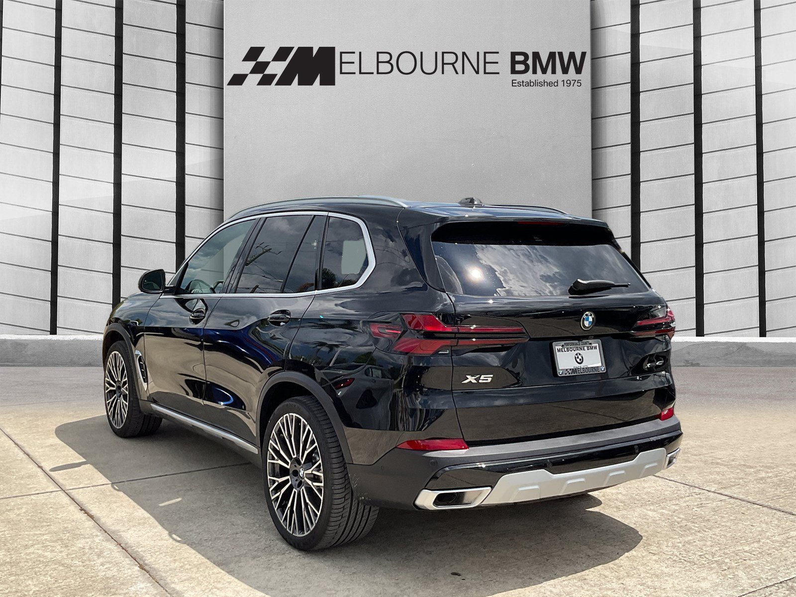 New 2026 BMW X5 xDrive40i w/ Executive Package AWD/4WD image 6