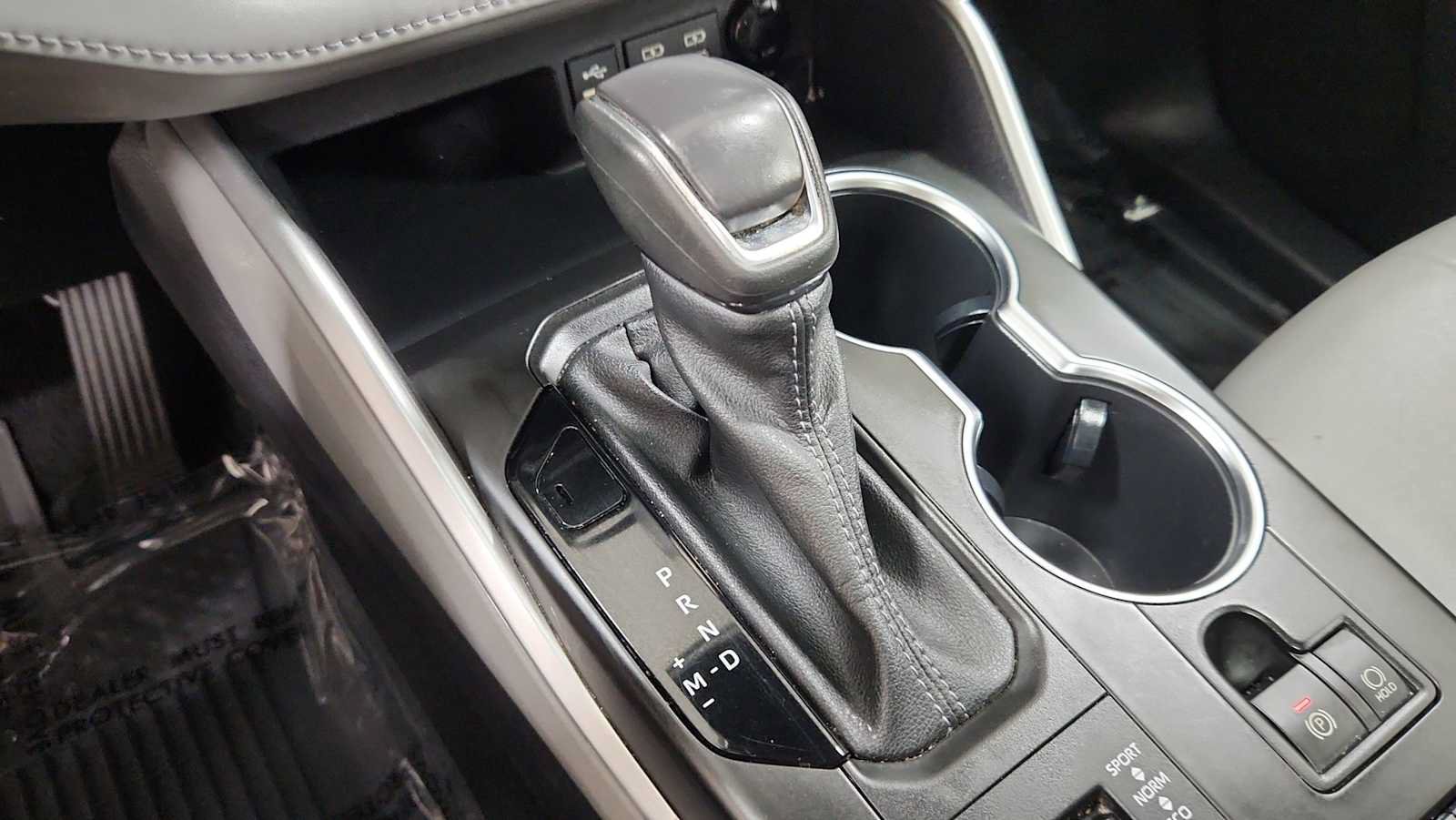 Certified 2022 Toyota Highlander XLE AWD/4WD image 22