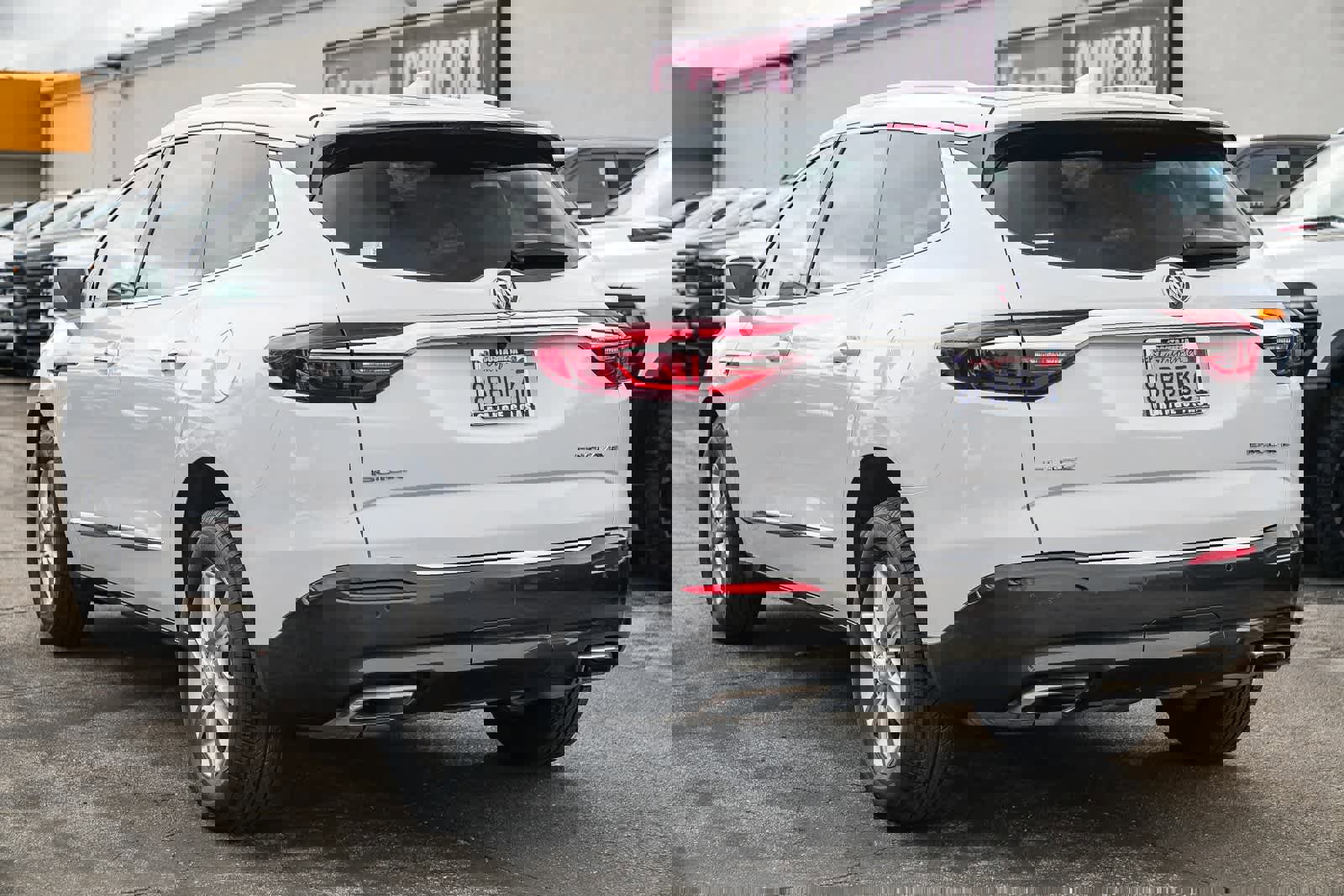 Used 2018 Buick Enclave Essence image 6