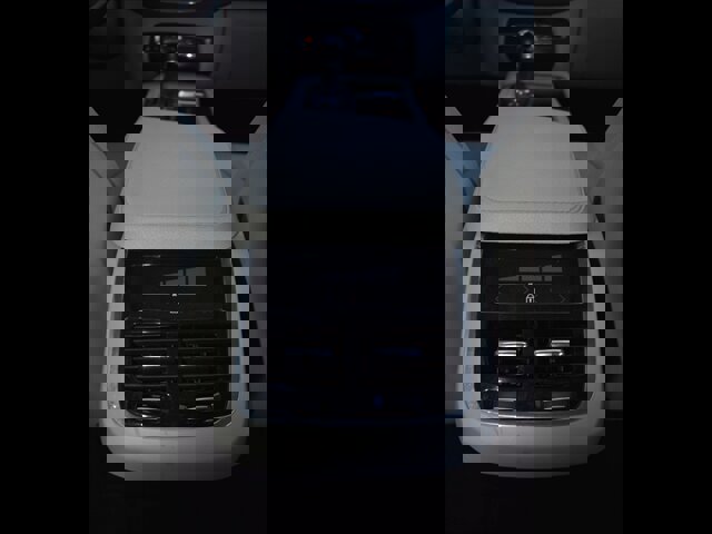 Used 2018 Volvo XC90 T6 Momentum w/ Convenience Package image 27