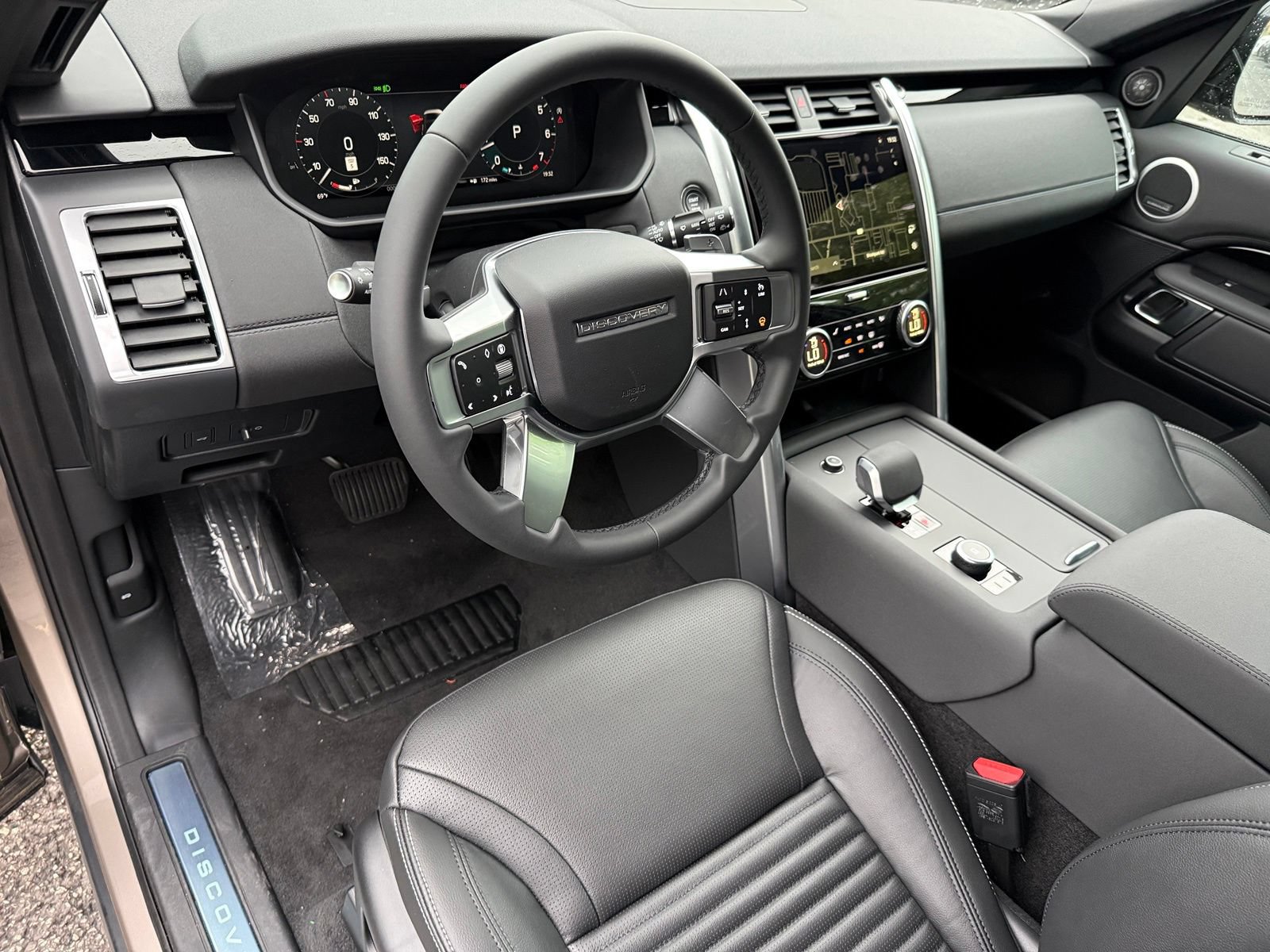 New 2026 Land Rover Discovery S AWD/4WD image 13