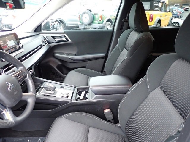 Used 2022 Mitsubishi Outlander ES image 15