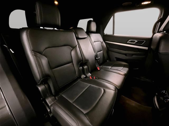 Used 2018 Ford Explorer XLT w/ Equipment Group 202A AWD/4WD image 27