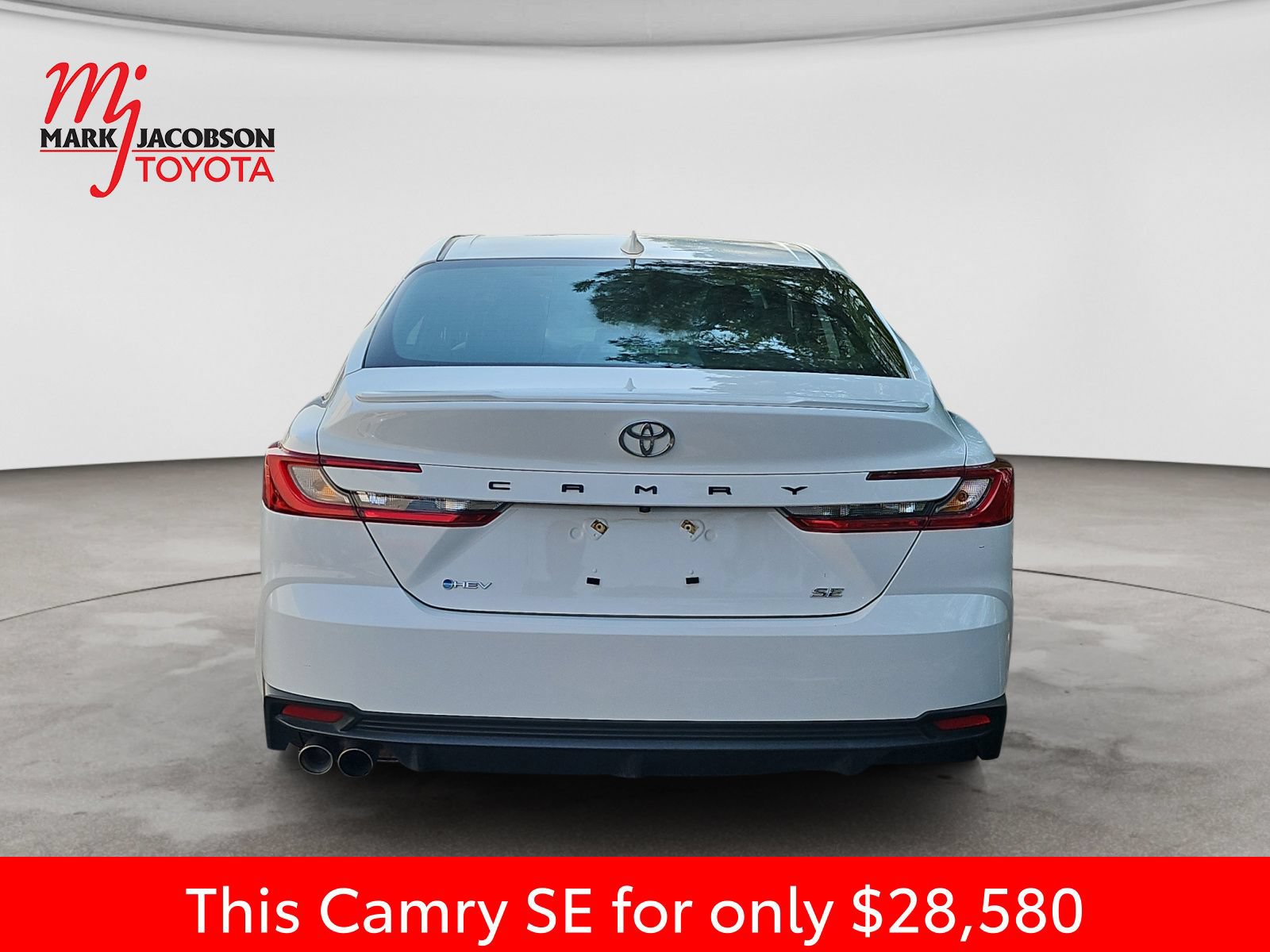 Used 2025 Toyota Camry SE FWD image 11