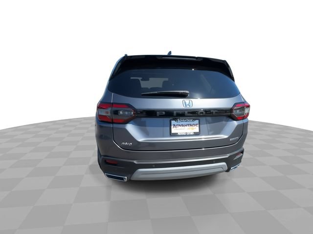 Used 2024 Honda Pilot Touring image 7