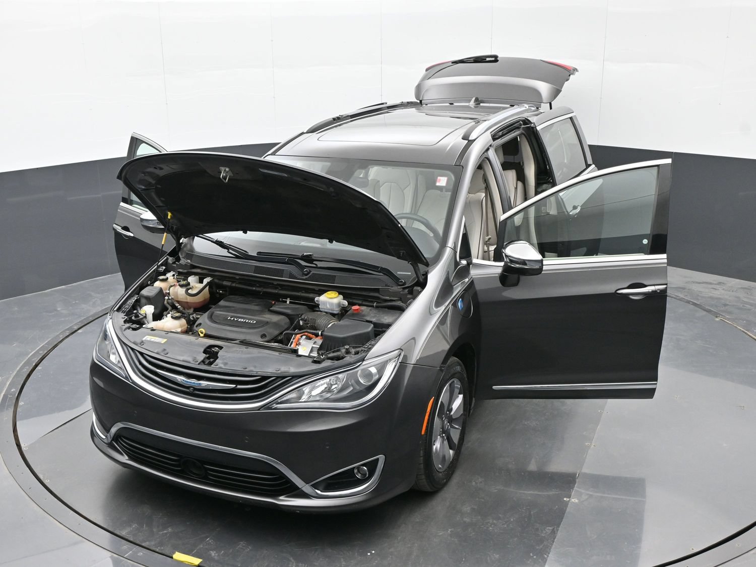 Used 2018 Chrysler Pacifica Limited w/ Advanced Safetytec Group FWD image 48