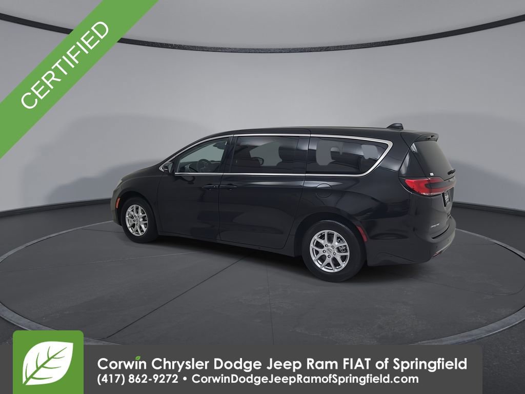 Certified 2023 Chrysler Pacifica Touring-L FWD image 10