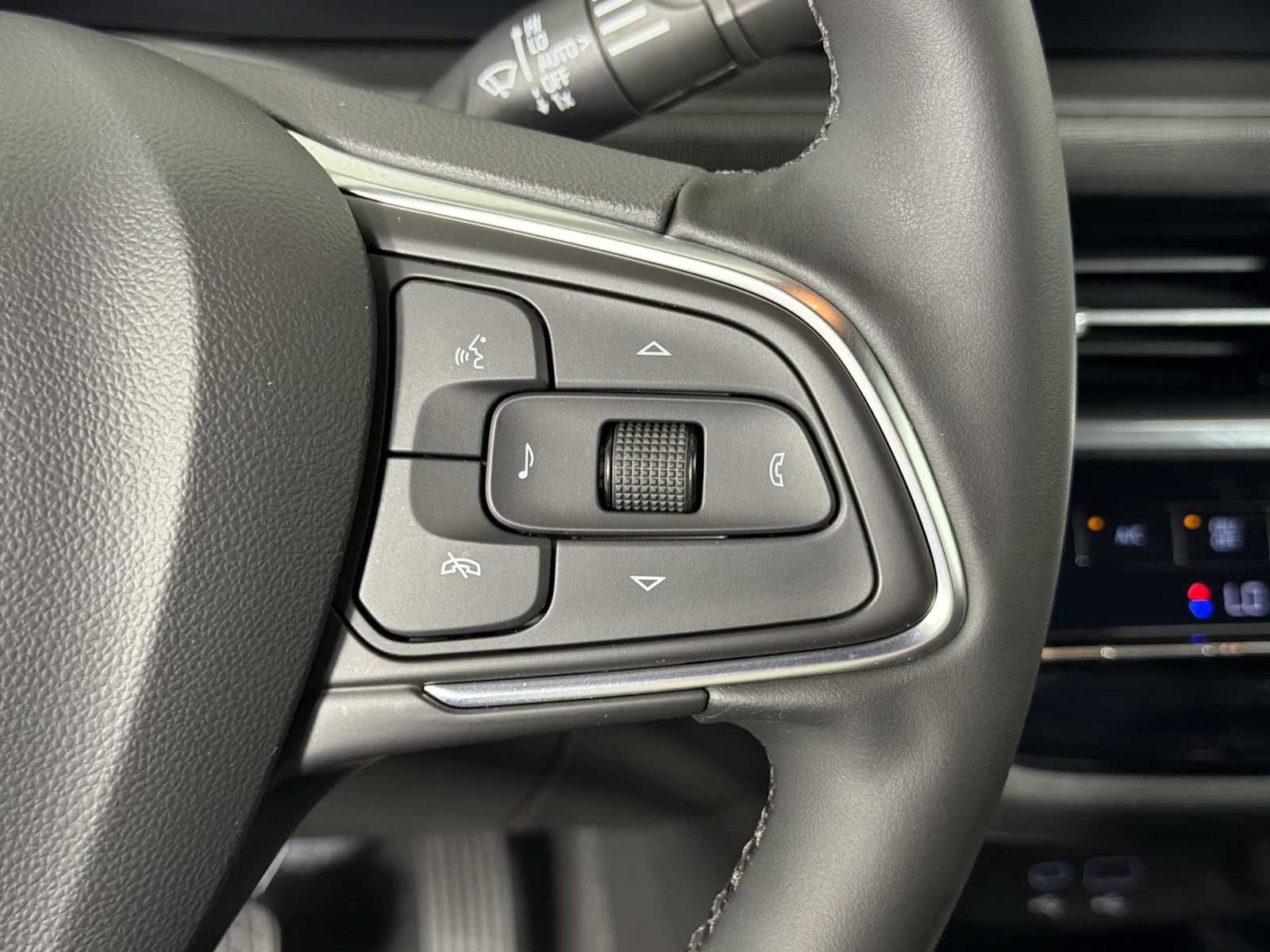 Certified 2024 Buick Envista Avenir image 25