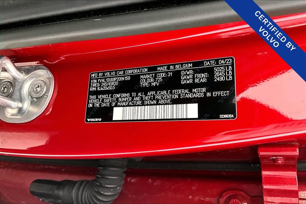 Certified 2023 Volvo XC40 B5 Ultimate w/ Protection Package Premier image 44