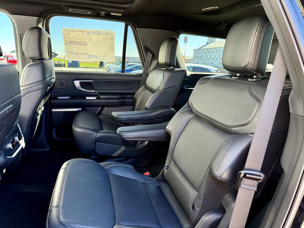 New 2025 Ford Expedition Platinum w/ Stealth Performance Package image 11