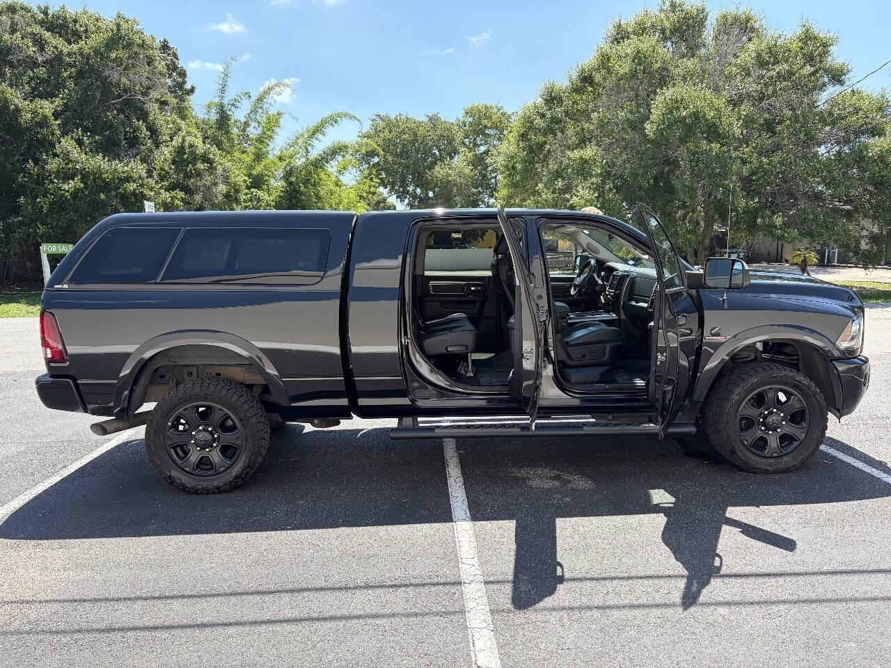 Used 2018 RAM 2500 Laramie w/ Sport Appearance Group AWD/4WD image 35