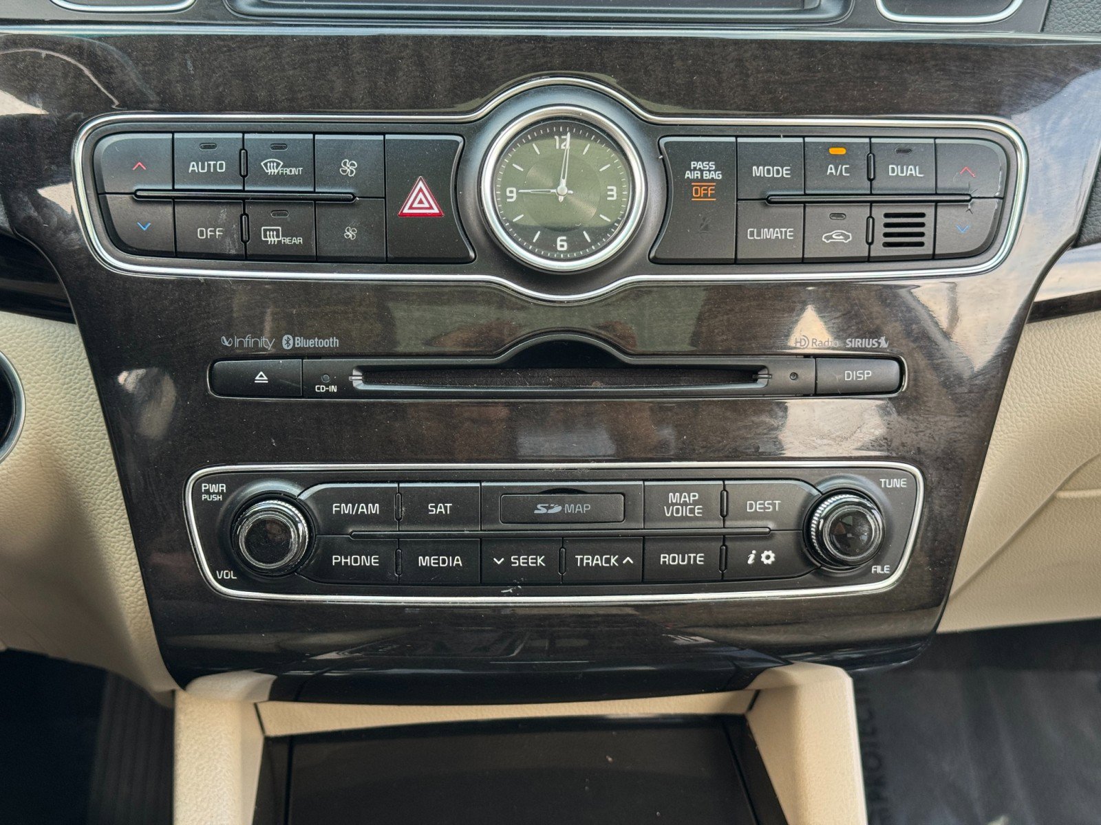 Used 2014 Kia Cadenza Premium w/ Luxury Package image 28