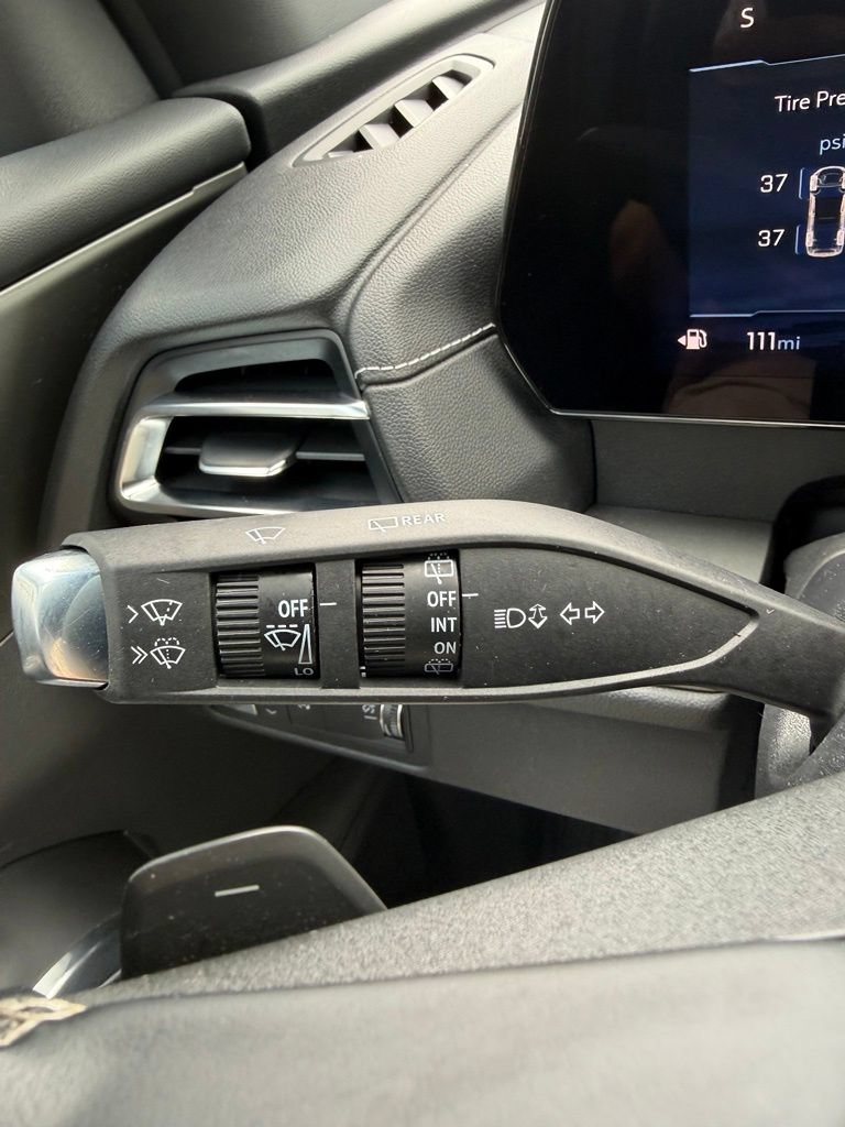 Certified 2025 Chevrolet Traverse LT FWD image 27