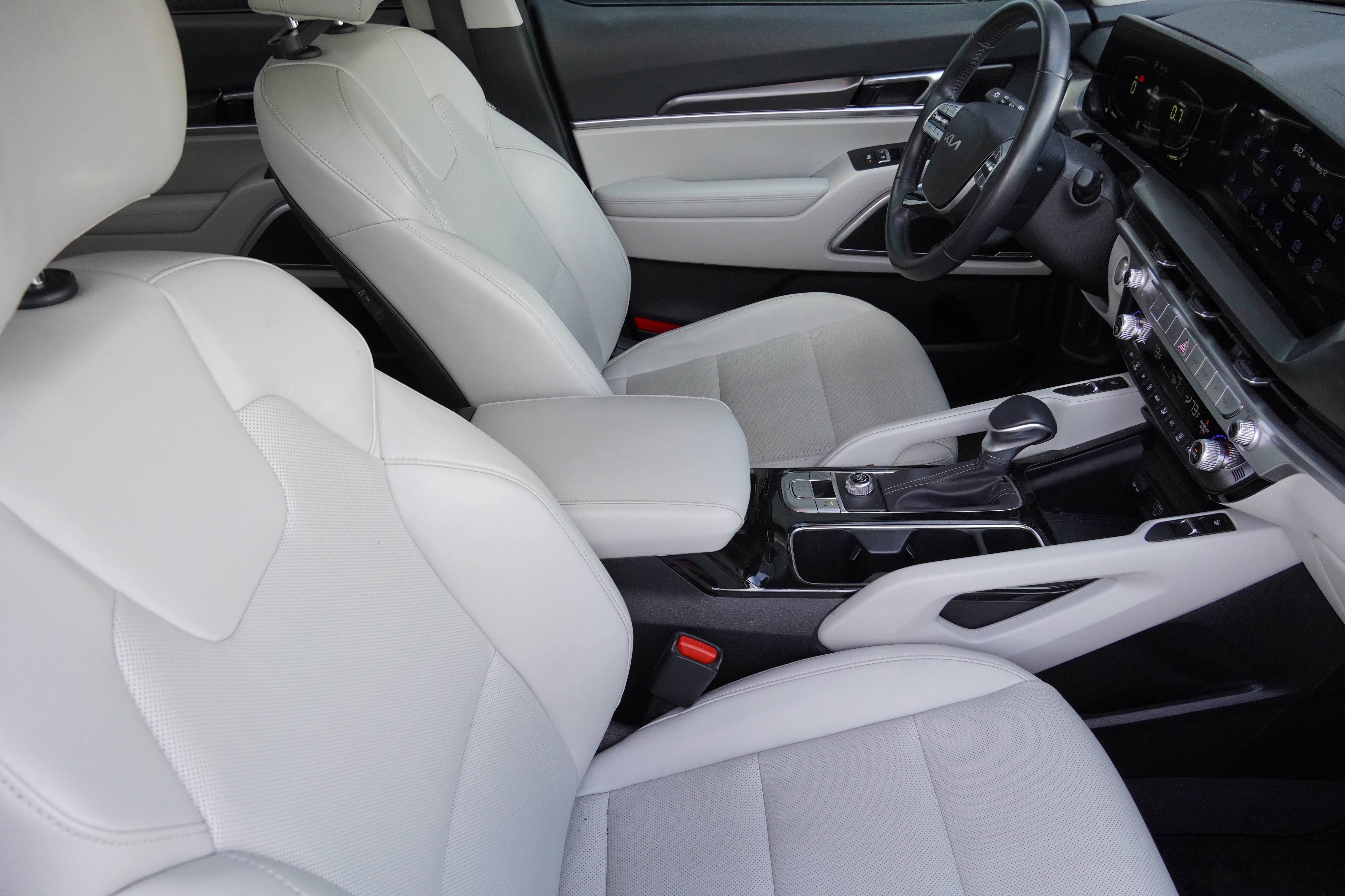 Used 2023 Kia Telluride S FWD image 12