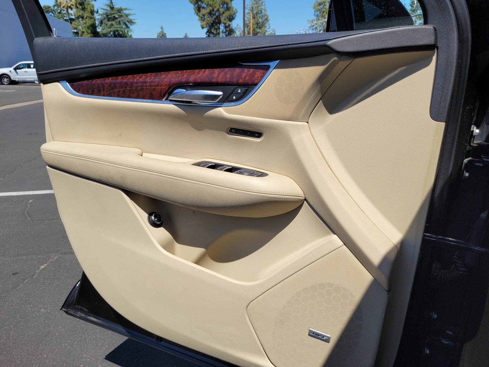 Used 2017 Cadillac XT5 Luxury w/ Driver Awareness Package FWD image 25