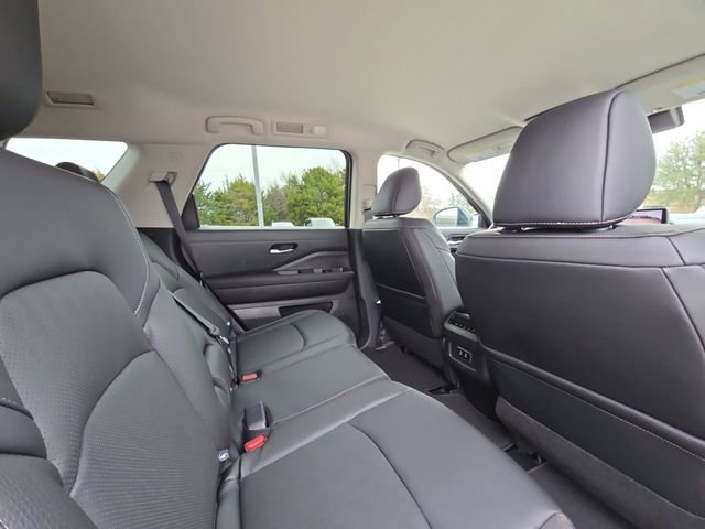 New 2026 Nissan Pathfinder SL image 29